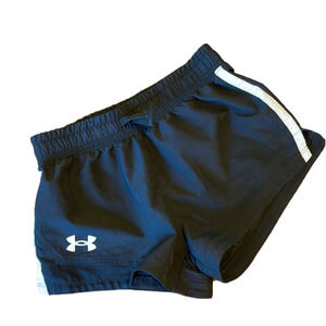Under armour youth medium lightweight athletic shorts